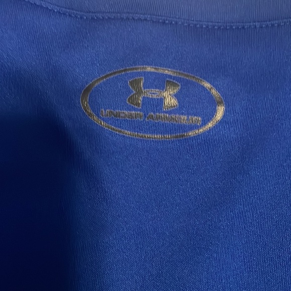 Under armor, boys dry fit large gently used - Picture 4 of 5